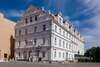 hotel_img